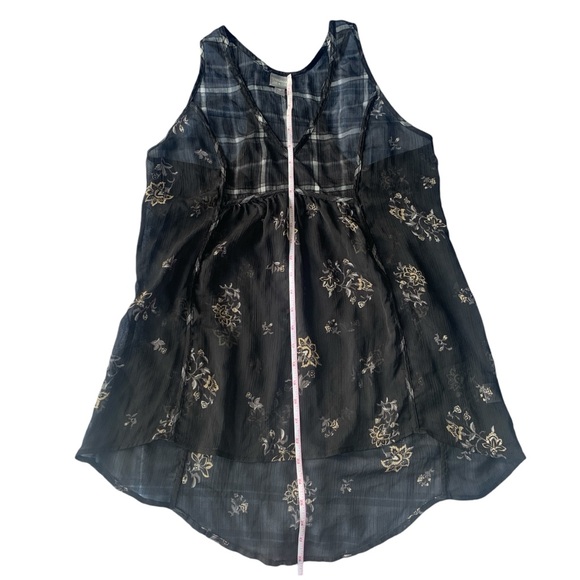 Converse Asymmetrical Floral and Plaid Tank Top - Picture 10 of 10